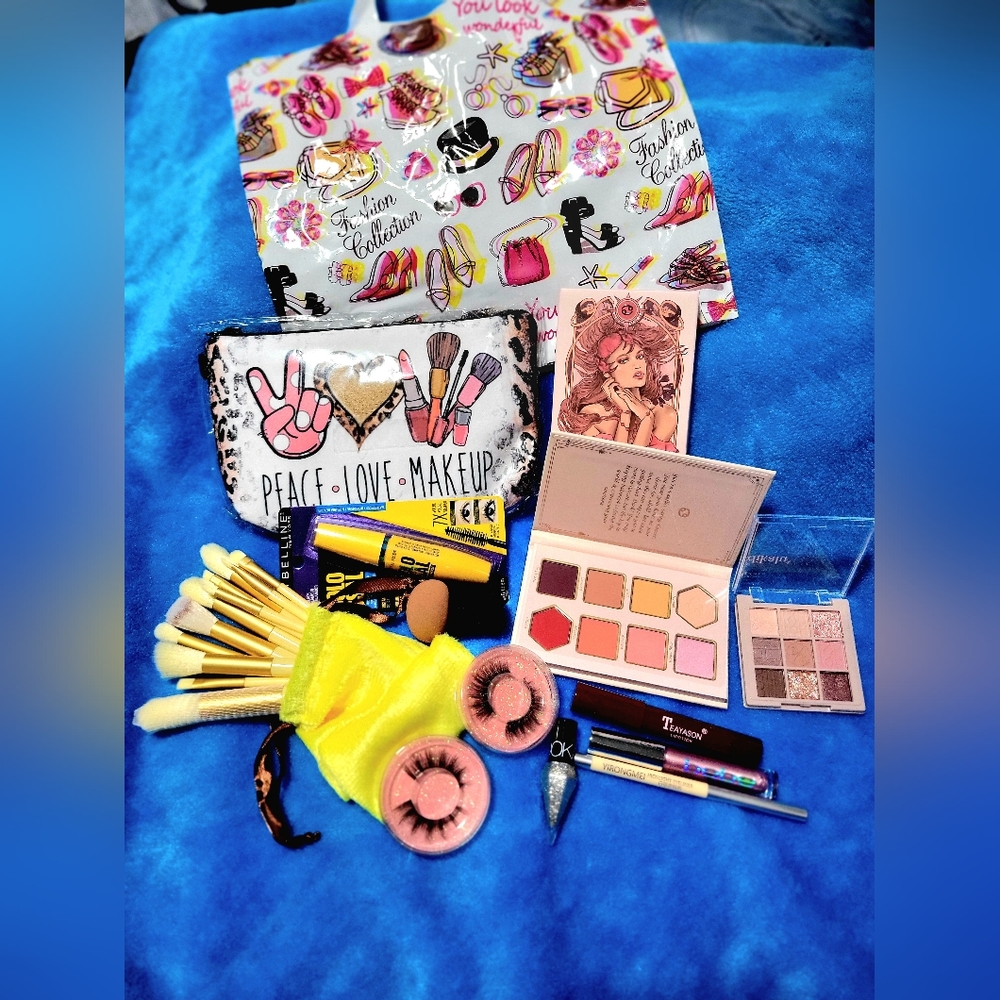 Makeup - Picture 3 of 3